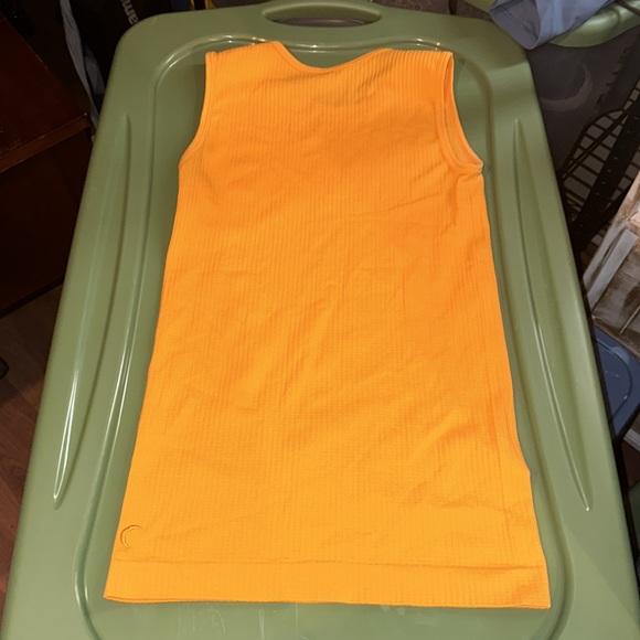 Zyia Fitted Muscle Tank - Picture 3 of 6